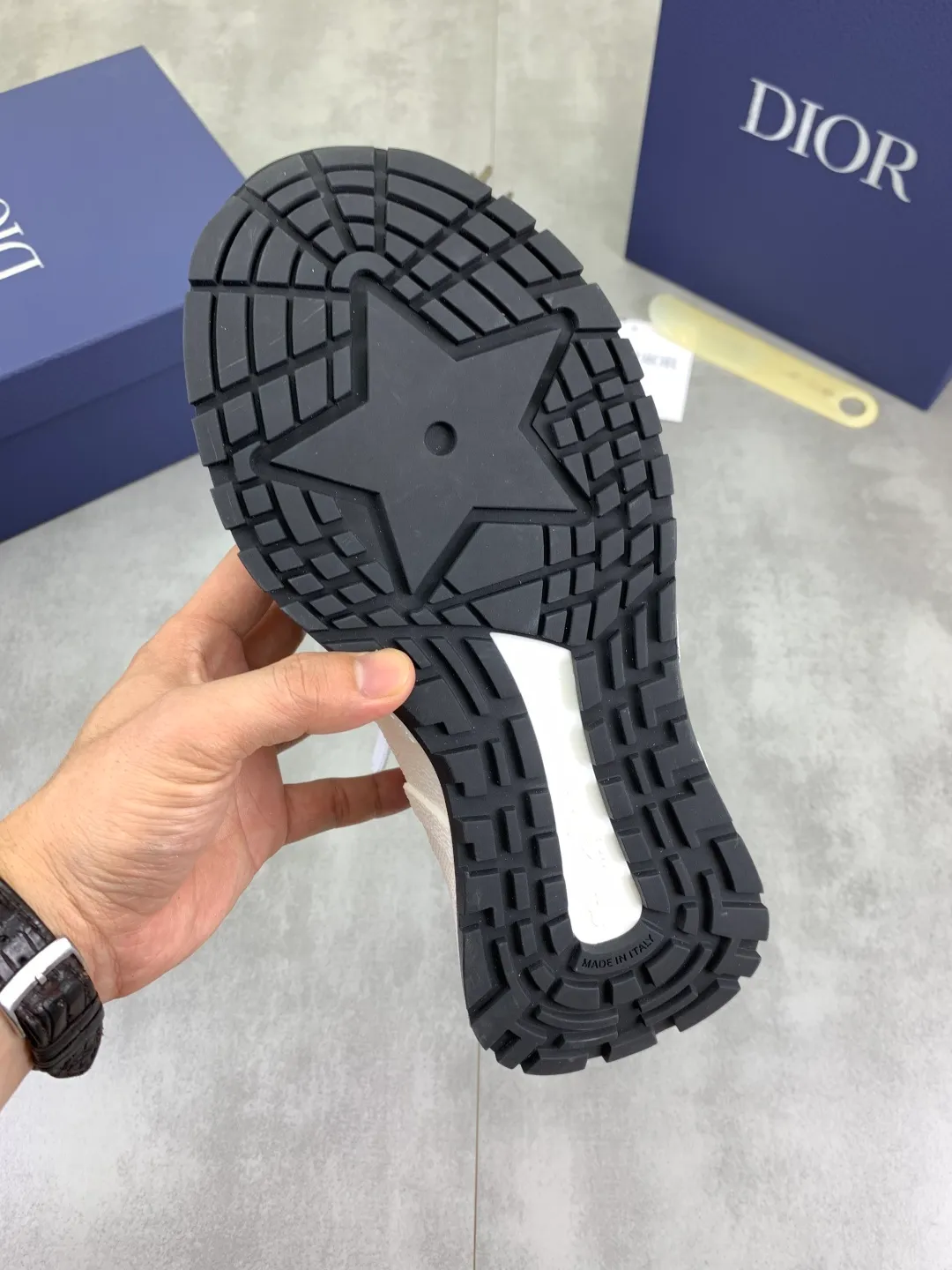Men's Men's Shoes💰P440💰[New Style]🆘[Dior] 2025 Dior Original Lace-up Low-top Men's Shoes Classic casual shoes 🔥This model is the official classic model, with high quality and made by famous original designers. It is made of high-quality cowhide with original materials➕comfortable and breathable mesh lining➕pigskin insole. The perfect last shape and generous and fashionable design have attracted many consumers and are suitable for drivers to drive🚗. What you want is the best quality in the market. Color: seven colors. Code number: 38--44 (45 46 customized)